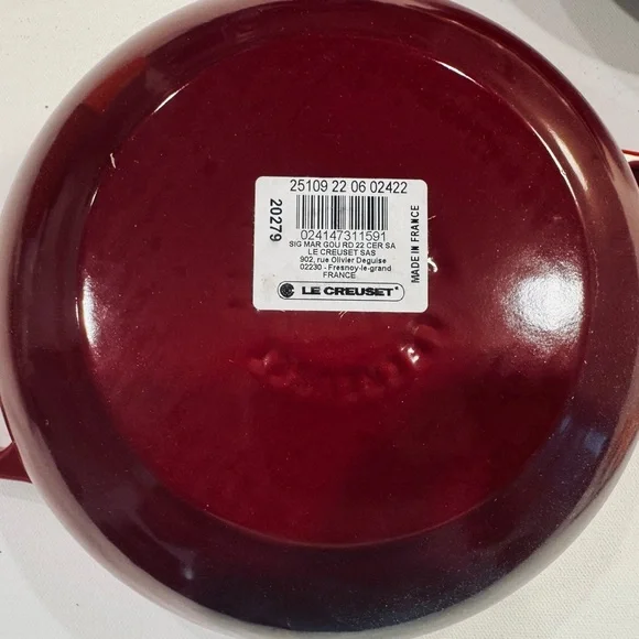 NWT cast iron Cerise Le Creuset Signature Round Stew Pot 2.5 US QTs - Picture 5 of 11